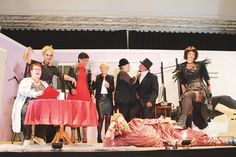 Das Musik- und Comedytheater Schürsdorf zeigt ab 18. Oktober das plattdeutsche Stück „Chaos im Bestattungshaus“ im Dorfgemeinschaftshaus in Schürsdorf.