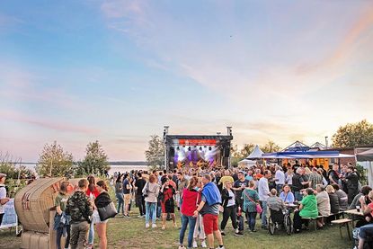 An allen drei Veranstaltungstag ist auf der Sparkassen-Seebühne Programm bis zum späten Abend.