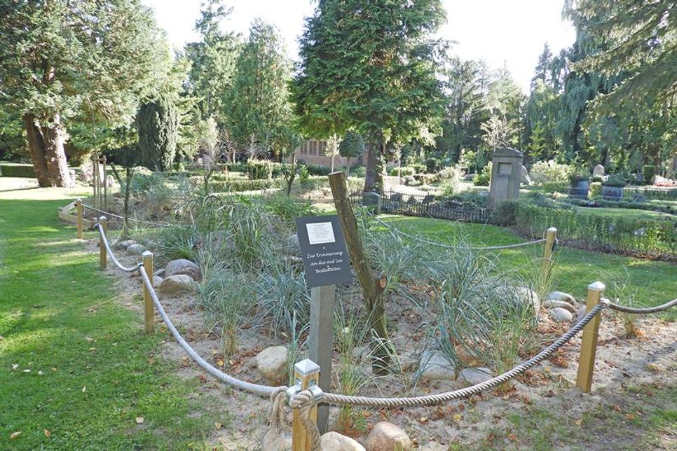 Mit dem neuen Feld auf dem Friedhof in der Plöner Straße gibt es einen Erinnerungsort für auf See Bestattete.
