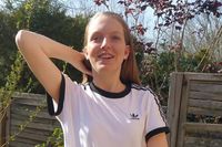 Gruppe der 14- bis 17-Jährigen - Gruppe B, Emma Thiede: Ich möchte mich
für kreative Kinder und Jugendliche
einsetzen, damit sie eine
Möglichkeit bekommen sollen
ihre Kunstwerke zu präsentieren.
Eine Mal- und Kreativwerkstatt
mit Nachmittagsangeboten,
Workshops und Wochenendaktivitäten
in Neustadt wäre toll.