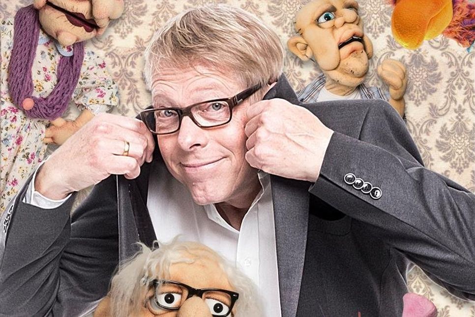 Jörg Jará mit seiner Puppen-Therapie. (Copyright Jörg Jará)