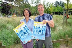 Denise Daude-Oster und Benjamin Schmidt von der Kinder- und Jugendberatung der Gemeinde Scharbeutz haben ein abwechslungreiches Programm für die Sommerferien zusammengestellt. (Foto: Stefan Setje-Eilers)