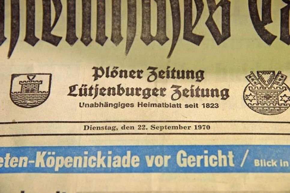 Eine Ausgabe der damaligen „Plöner Zeitung“ überstand die lange Zeit in der Kartusche...