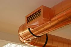 Kupfer wird oftmals sichtbar angewendet - am häufigsten allerdings unsichtbar in Leitungen, Kabeln und Geräten. Foto: djd/DKI