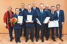 Die Hauptpersonen der Jahreshauptversammlung bei Gruppenfoto (v.l.): Bürgervorsteherin Gaby Spiller, Paulina Thüne, Gemeindewehrführer Dennis Puls, Sebastian Zimmer, Ortswehrführer und stellvertretender Gemeindewehrführer Thomas Harnack, Sascha Münder, stellvertretender Ortswehrführer Detlef Hardt, Jürgen Wittgrefe und Bürgermeister Thomas Keller.