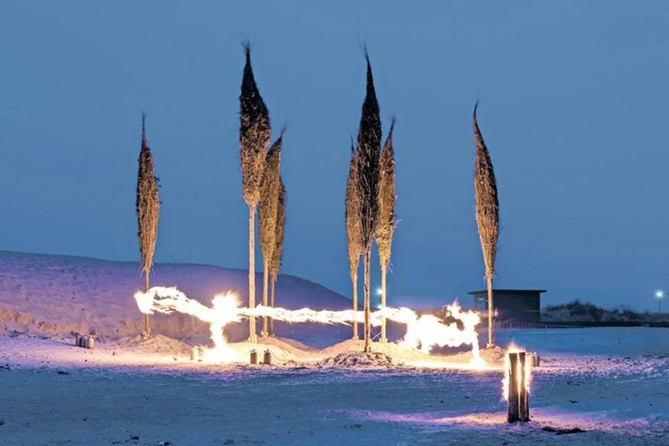 Am kommenden Samstag sollen die acht Riesenfackeln beim Fackelfest am Niendorfer Freistrand abgebrannt werden. (Foto: © TSNT/Torsten Vollbrecht)