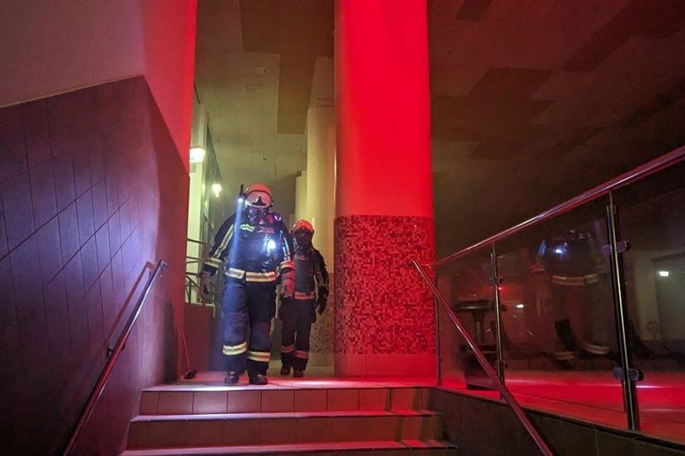 Die verwinkelte Bauweise und die starke Verrauchung im Keller stellten die größten Herausforderungen dar.