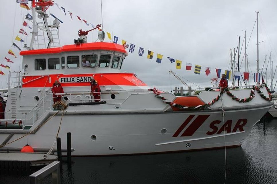 28 Meter Länge, knapp 4.000 PS und maximal 24 Knoten (46 km/h) zeichnen das Spezialschiff aus.