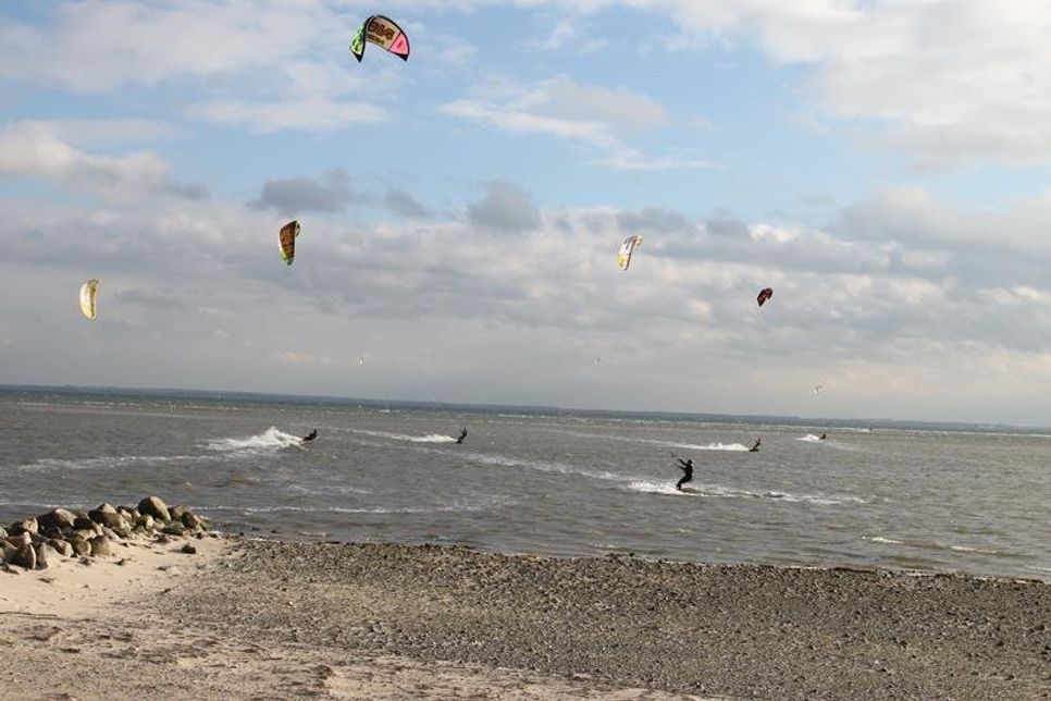 Wer rettet, wenn die DLRG nicht besetzt und die DGzRS im Einsatz auf hoher See ist?