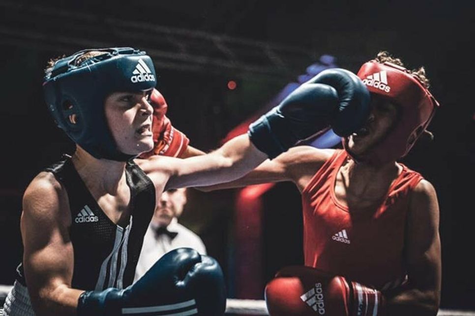 Telman Melkonyan  (l.) vom Boxclub Preetz  auf Punktejagd gegen Rida Aziz Al-Tamimi (Vollsmose Boxing).