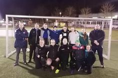 Spaß und Gemeinschaft inbegriffen: Die Fußballerinnen beim Training in der letzten Woche.