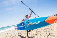 Sonni Hönscheid begleitet mit Kursen und Aktionen die Neueröffnung der SUP Station Scharbeutz.