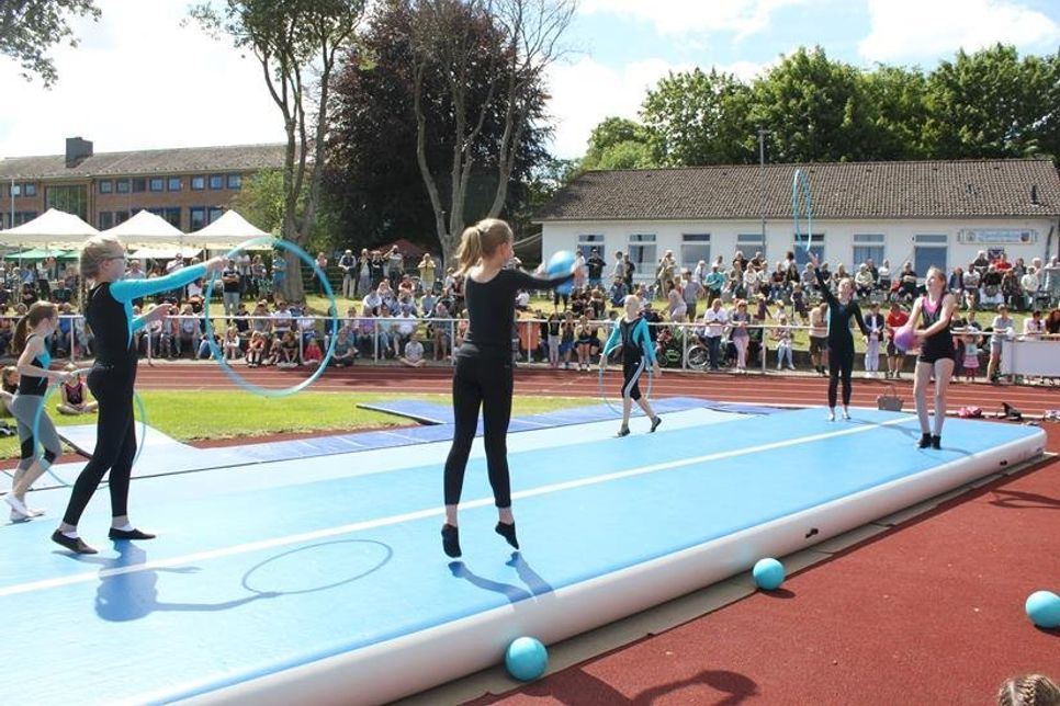 Große Bühne für die jungen Turnerinnen.