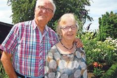 „Szenen einer Ehe“ war ein gemeinsamer Theaterhöhepunkt – im wahren Leben wurden Anne und Fritz Vehres für ihr Engagement mit der Ehrennadel des Kreises ausgezeichnet.