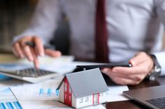 Bei der Entscheidung für einen Baupartner zur Errichtung des Eigenheims sollte nicht alleine der Preis ausschlaggebend sein.