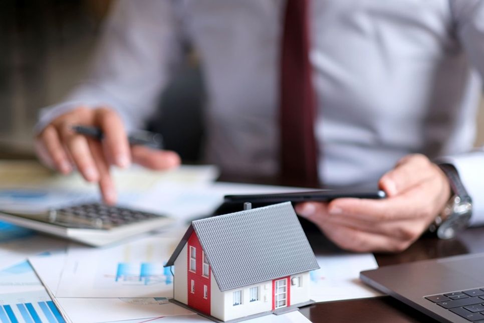 Bei der Entscheidung für einen Baupartner zur Errichtung des Eigenheims sollte nicht alleine der Preis ausschlaggebend sein.