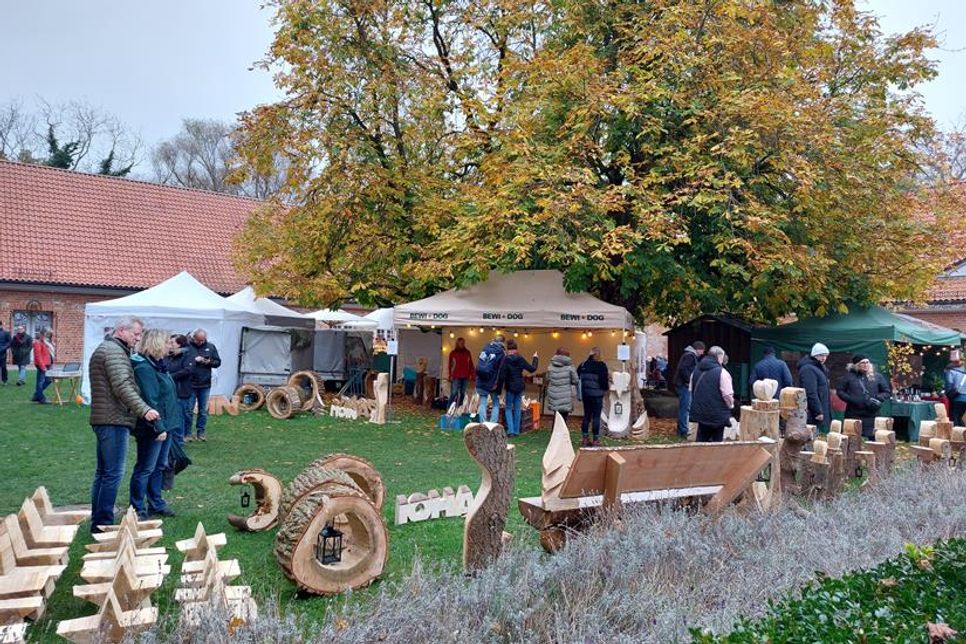 Martinsmarkt im Innenhof des Klosters.