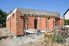 Wenn der Bau des Eigenheims plötzlich stillsteht, könnte die Insolvenz eines Bauunternehmens dahinterstecken. In einem solchen Fall sollten Bauherren nicht vorschnell reagieren, sondern unabhängigen Rat suchen.