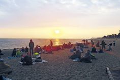 Bereits im vergangenen Jahr waren die Frühaufsteher, die das Event besucht haben, begeistert vom musikalisch untermalten Sonnenaufgang in Niendorf/Ostsee. (Foto: René Kleinschmidt)