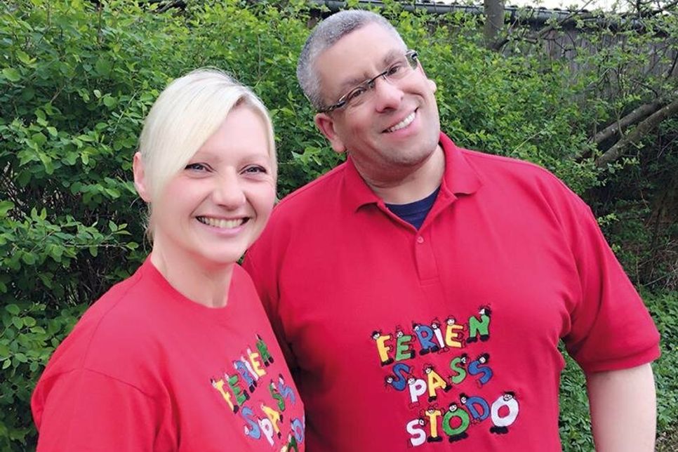 Diana Romanski und Michael Klein vom Jugendzentrum Stockelsdorf haben mit ihrem Team ein abwechslungsreiches Programm für den Ferienpass im Sommer zusammengestellt.