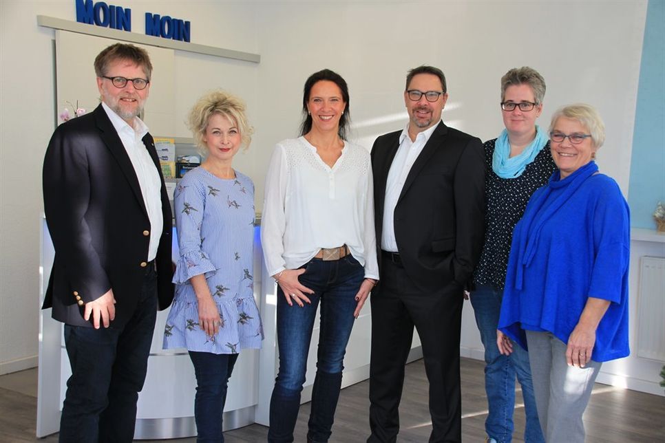 Das kompetente Team mit Jörg Franke, Anja Cuadrado, Maureen Degenhardt, Oliver Grünert, Daniela Schindler und Astrid Keitsch (v. lks.).