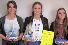 Ann-Kathrin Singpiel, Celina Dahm, Daniela Zamorano (v. lks.).