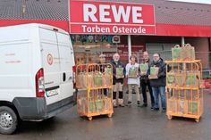 Janusz Jakobowski, Hartwig Bauer (beide Tafel), Herr Lowitz, Torben Osterode (beide Rewe) und Jörg Zander (Tafel) (v. lks.).