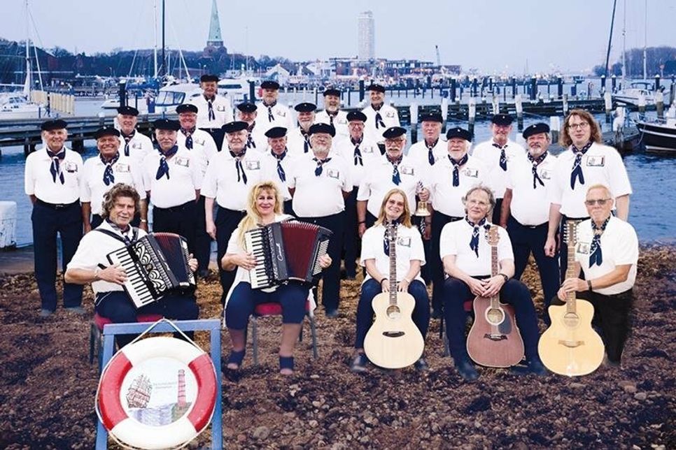 Der Travemünder Shantychor gibt am Freitagabend ein Konzert in der Trinkkurhalle in Timmendorfer Strand.