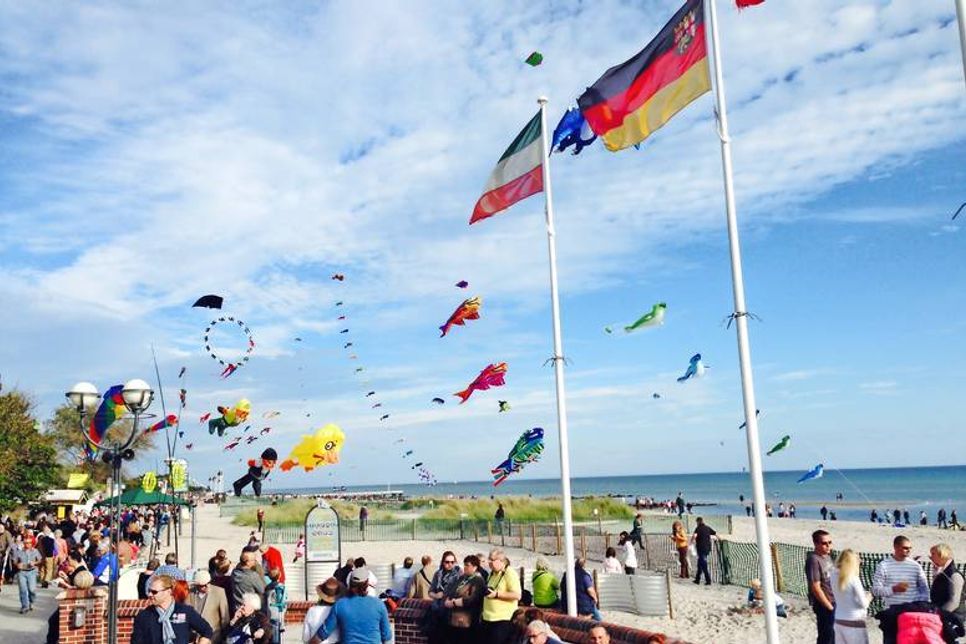 Veranstaltungszeiten: Freitag 14 bis 18 Uhr, Samstag 11 bis 20 Uhr, Sonntag 11 bis 17 Uhr.