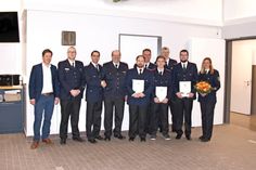 Die Gewählten, Vereidigten und Verabschiedeten:  Bürgermeister Thomas Keller (v.l.) , Gemeindewehrführer Dennis Puls, Wehrführer Markus Thiel, Udo Caliebe, André Scheel, Falk Helbich,  Tobias Dargatz, Stellvertretender Gemeindewehrführer Thomas Harnack, André Oeser und Sandra Helbich.