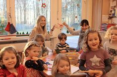 1000 Euro für die Kindertagesstätte Am Kaiserholz mit Leiterin Franka Haamann (re.).