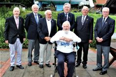 Bürgervorsteher Sönke Sela, 1. Vorsitzender Berthold Piechatzek, Richard Stollenwerk, Dirk Ott, Kommodore Horst Kagel, Willi Jung (v. lks.), Franz Schachtner (vorne).