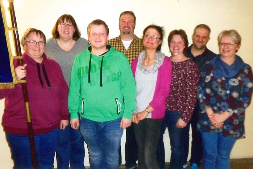 Marion Lange, Hannelore Meyer, Marcel Brandmeier, Marco Breede, Gesa Hoffmann-Wülfing, Wenke Breede, Peter Schulz und Dagmar Bebensee (v. lks.).