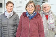 Gabriele Appel (Mi.) ist in den Ruhestand gegangen und freut sich mit Wilhelmine Stock (re.) vom SkF-Vorstand, dass mit Nina Bergmann eine fähige Nachfolgerin gefunden ist.