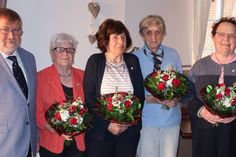 Für 40-jährige Mitgliedschaft im DRK-Ortsverein Altenkrempe wurden die Mitglieder geehrt.