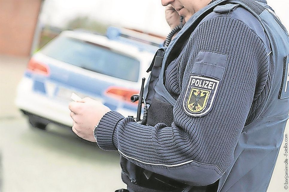 Die strafrechtlichen Ermittlungen zu diesen Sachbeschädigungen werden auf dem Polizeirevier Neustadt geführt.