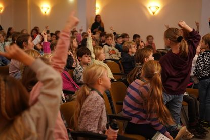 Die Kinder stellten unzählige Fragen zum Thema Spinnen.