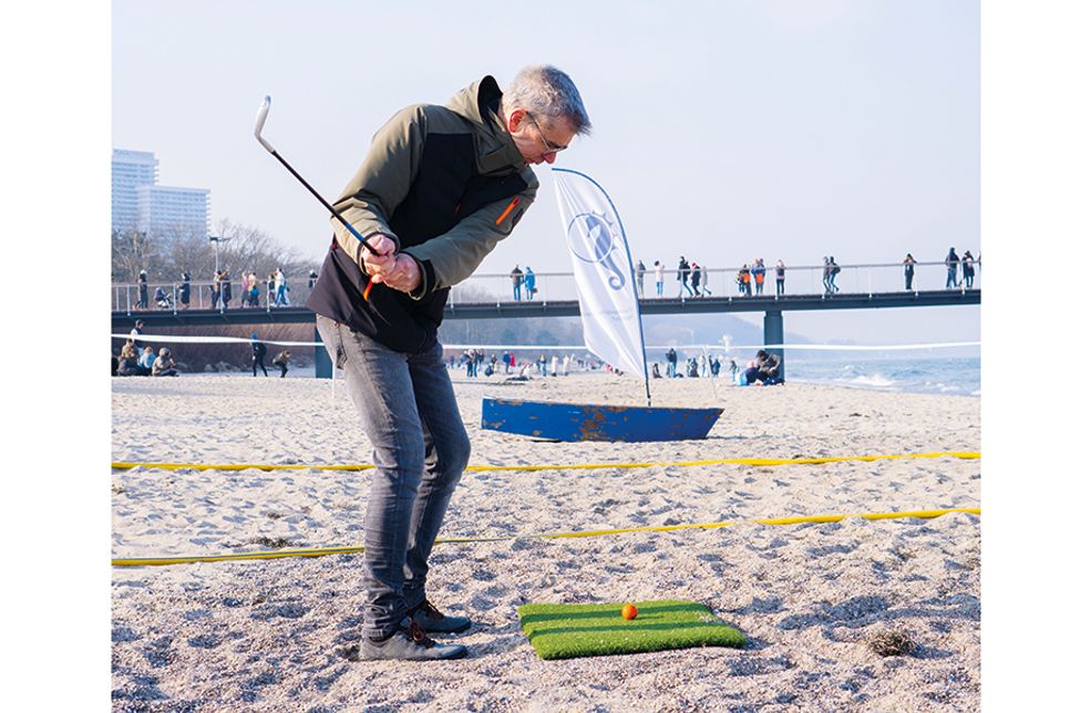 Golf-Opening mit verkaufsoffenem Sonntag: Golfen und Shoppen in Timmendorfer Strand