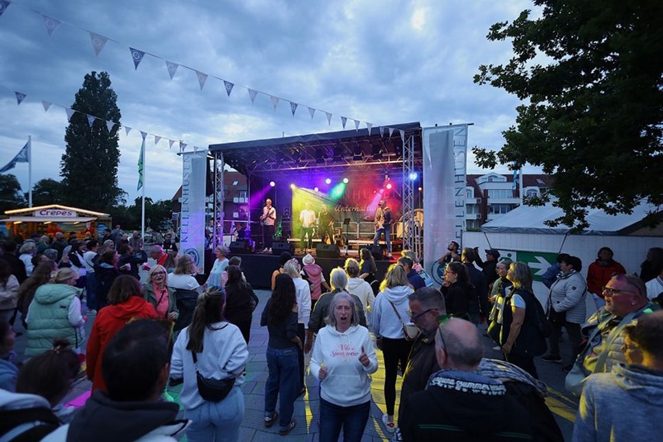 Ab 20 Uhr startete die große Seebrückenparty mit den „Tonados“.