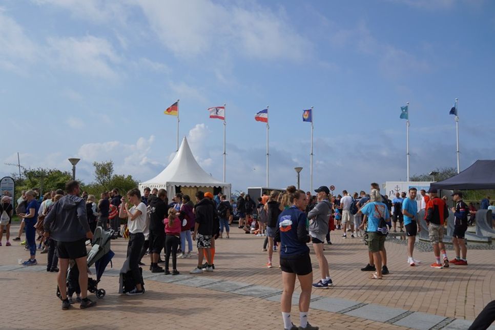 Start, Ziel und Mittelpunkt des Europalaufs ist der Seebrückenvorplatz in Pelzerhaken, wo auch die Siegerehrungen stattfinden.