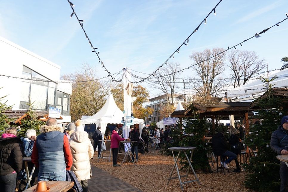 Budenzauber: Punsch, Glühwein, deftige und süße Speisen, hier gibt es alles, was das Herz begehrt.