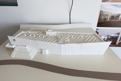 In der Baubude ist unter anderem ein Modell des geplanten Gästezentrums ausgestellt.