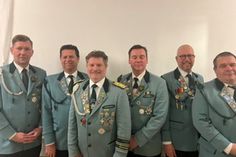 Der neue Vorstand: Obmann für Koordination Jan Nadziczny, Schriftführer Sebastian Wenzel, erster Ältermann Detlef Scheel, stellvertretender Älterman Nils Hilbert, Obmann für Gildewesen und Mitglieder Dorian Sommer, Grundstücksverwalter Markus Harnack (v. lks.).