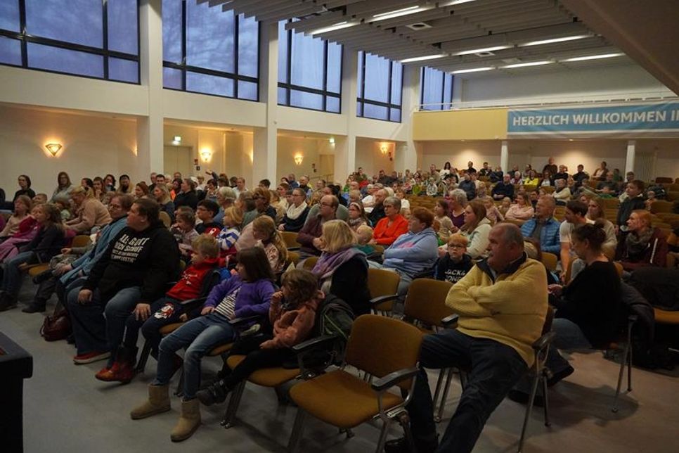Selten war die Kinder-Kulturmatinee so gut besucht, wie Beate Weidemann (Leiterin Kultur-Service) bei der Begrüßung der Gäste bekannt gab.