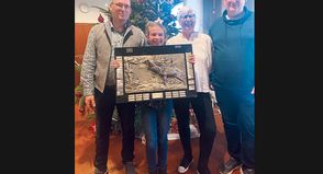 Zwölfjährige Charlotte Jalas sichert sich die Trophäe