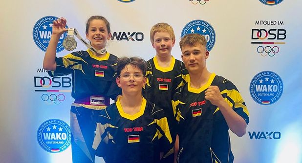 Die erfolgreichen Sportler vom TSV Neustadt: Amelie Hinterleutner, Julian Aumer (hinen v. lks.), Maximillian Aumer und Levi Timm (vorne v. lks.).