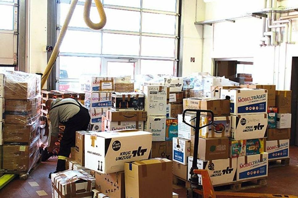 Gut verpackt gingen die Spenden auf den Weg.