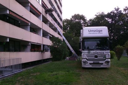 Für das Umzugsunternehmen sind Höhen bis 21 Meter dank eines Außenliftes problemlos überwindbar.