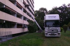 Für das Umzugsunternehmen sind Höhen bis 21 Meter dank eines Außenliftes problemlos überwindbar.