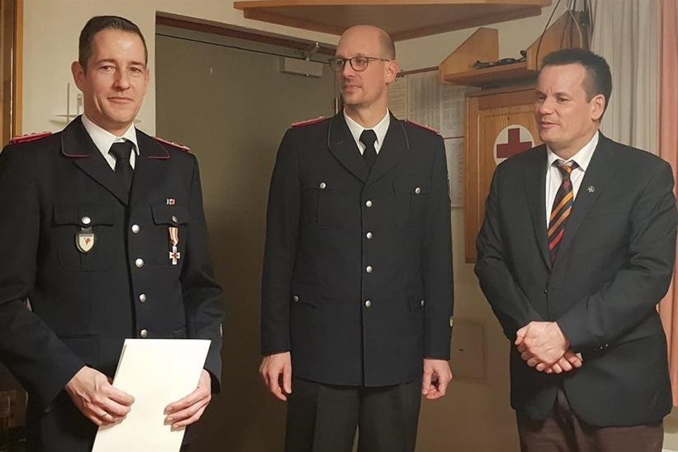 Sven Newill, Björn Sachau und Bürgermeister Mark Burmeister (v. lks.).